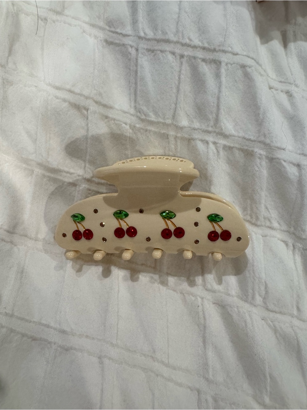 Emi Jay Cream and cherry  Clip. Never been worn before!